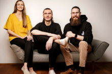 Juo założyli Leszek Zawadzki (CEO), Alina Prelicz (COO) i Paweł Tatarczuk (CTO) – zespół, który od ponad dekady wspólnie buduje projekty technologiczne i samodzielnie prowadził biznes subskrypcyjny.