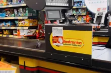 Biedronka została ukarana przez prezesa UOKiK (fot. Shutterstock)