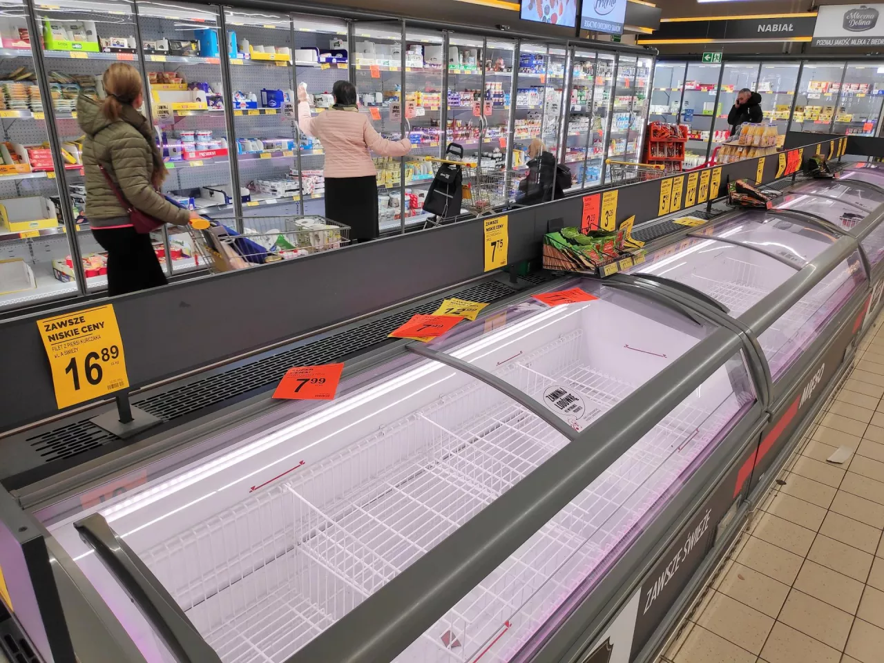 65 proc. - za taką część wolumenu sprzedaży mrożonych warzyw i owoców odpowiadają dyskonty (fot. Shutterstock)