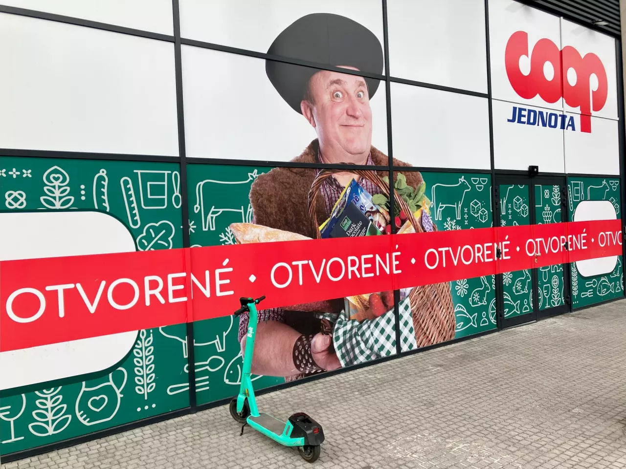 Supermarket Tempo w Braysławie, Coop Jednota (fot. Sebastian Rennack)