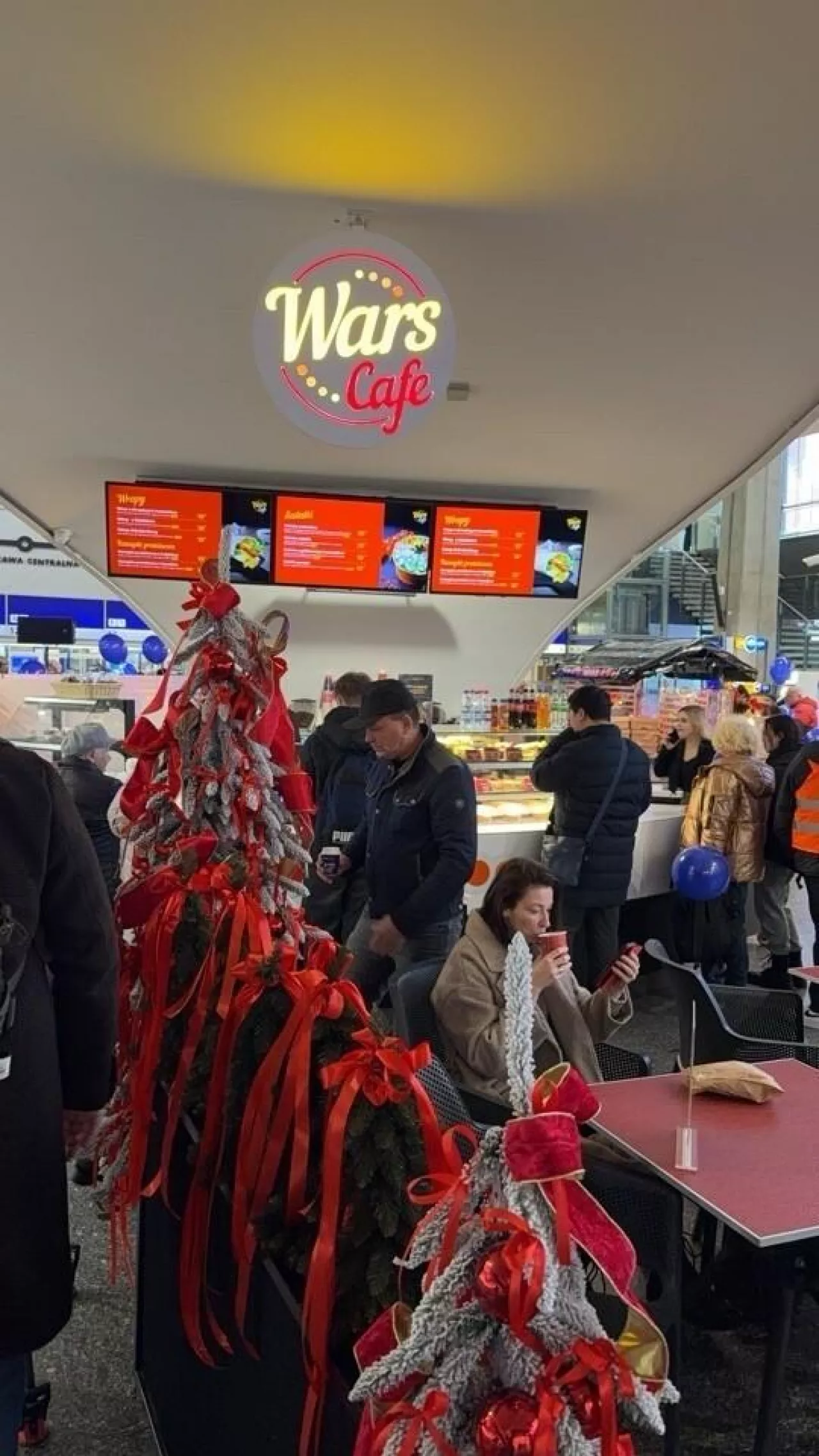 Wars ma już pierwszą samodzielną restauracjo-kawiarnię (fot. wiadomoscihandlowe.pl)