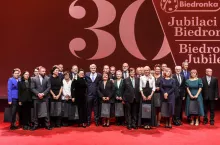 Z okazji swojego 30-lecia sieć Biedronka nagrodziła kilkudziesięciu pracowników z najdłuższym stażem pracy w sklepach, biurach i magazynach firmy