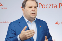 Sebastian Mikosz, prezes Poczty Polskiej mówi, że podpisane porozumienie jest najważniejszym punktem Planu Transformacji Poczty i początkiem konsolidacji polskiego e-commerce