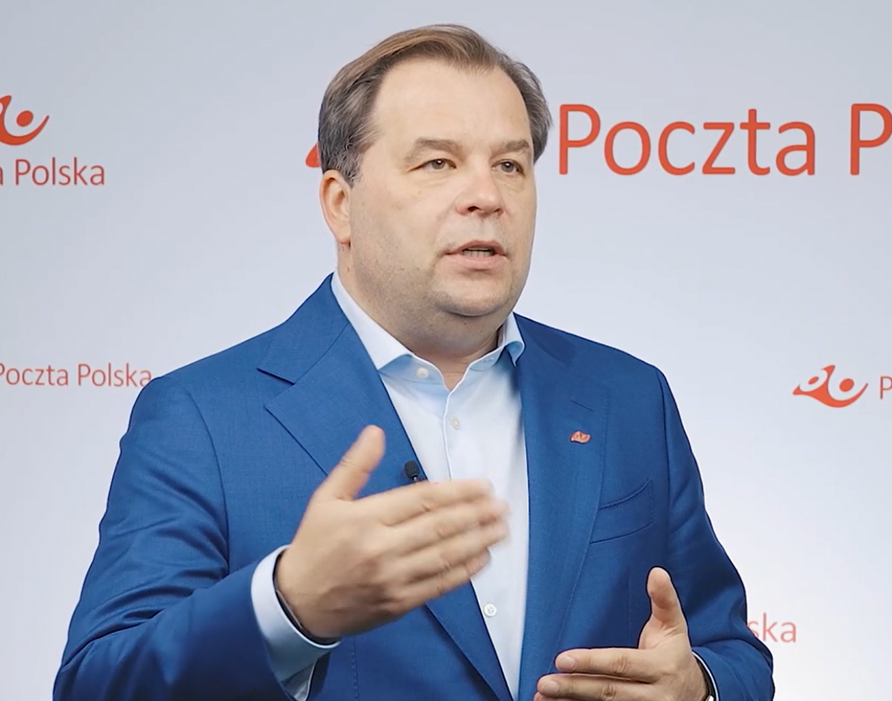 Sebastian Mikosz, prezes Poczty Polskiej mówi, że podpisane porozumienie jest najważniejszym punktem Planu Transformacji Poczty i początkiem konsolidacji polskiego e-commerce