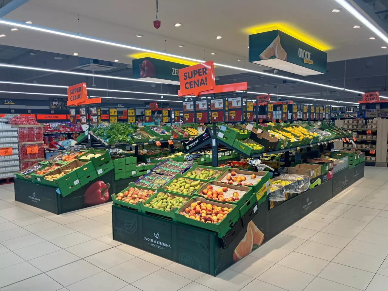 Flagowa Biedronka na Słowacji (fot. Sebastian Rennack)