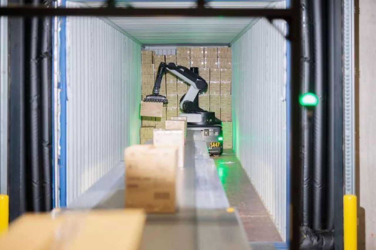 Robot Stretch w magazynie Lidla (fot. Lidl)