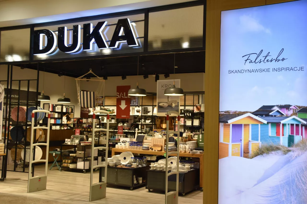 Aktualnie w Polsce działa 29 sklepów sieci Duka. W szczytowym momencie było ich ok. 60 (fot. Shutterstock)