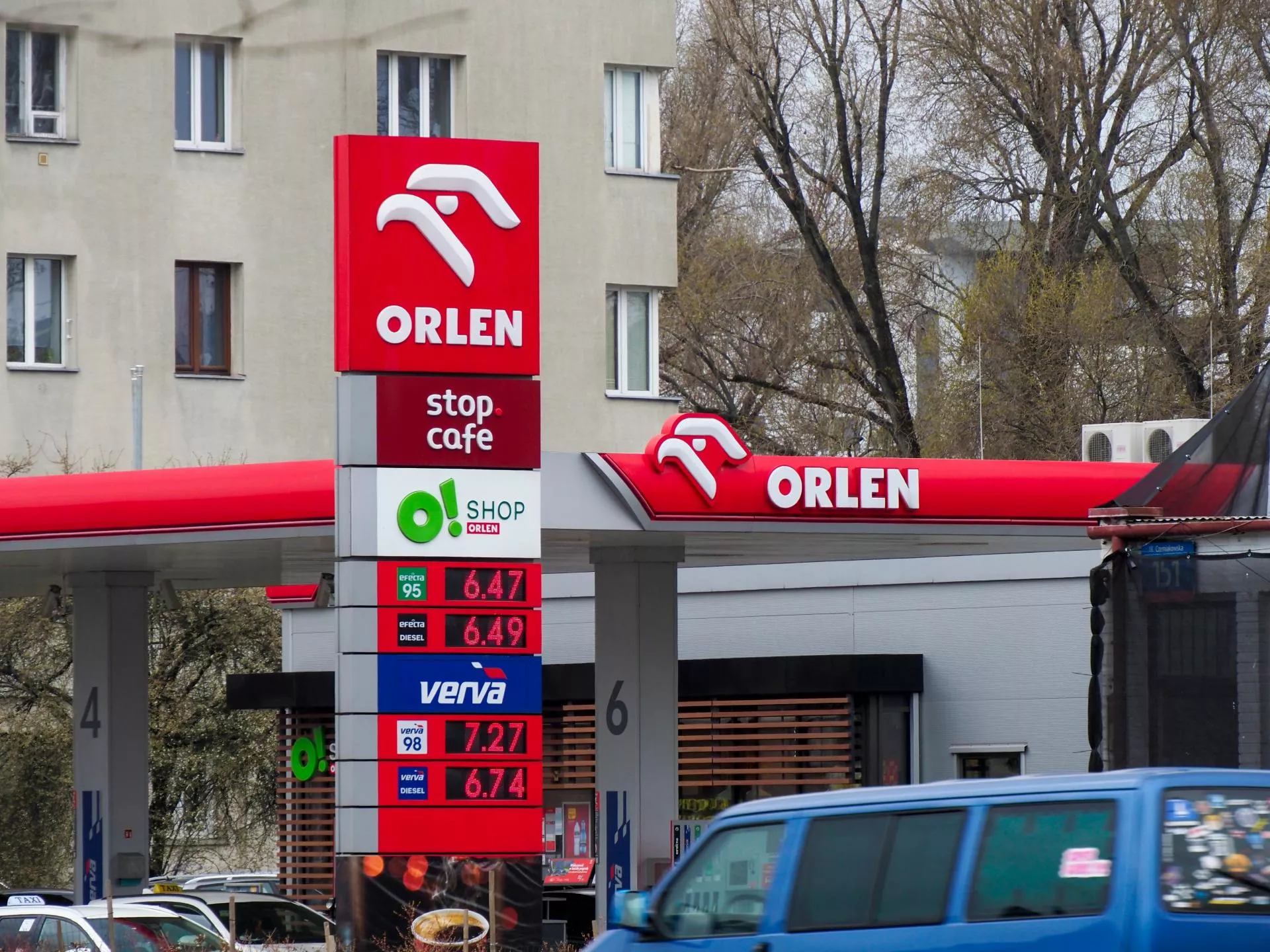 Orlen z samoobsługowym sklepem przystacyjnym. Klientom pomoże... cyfrowy awatar