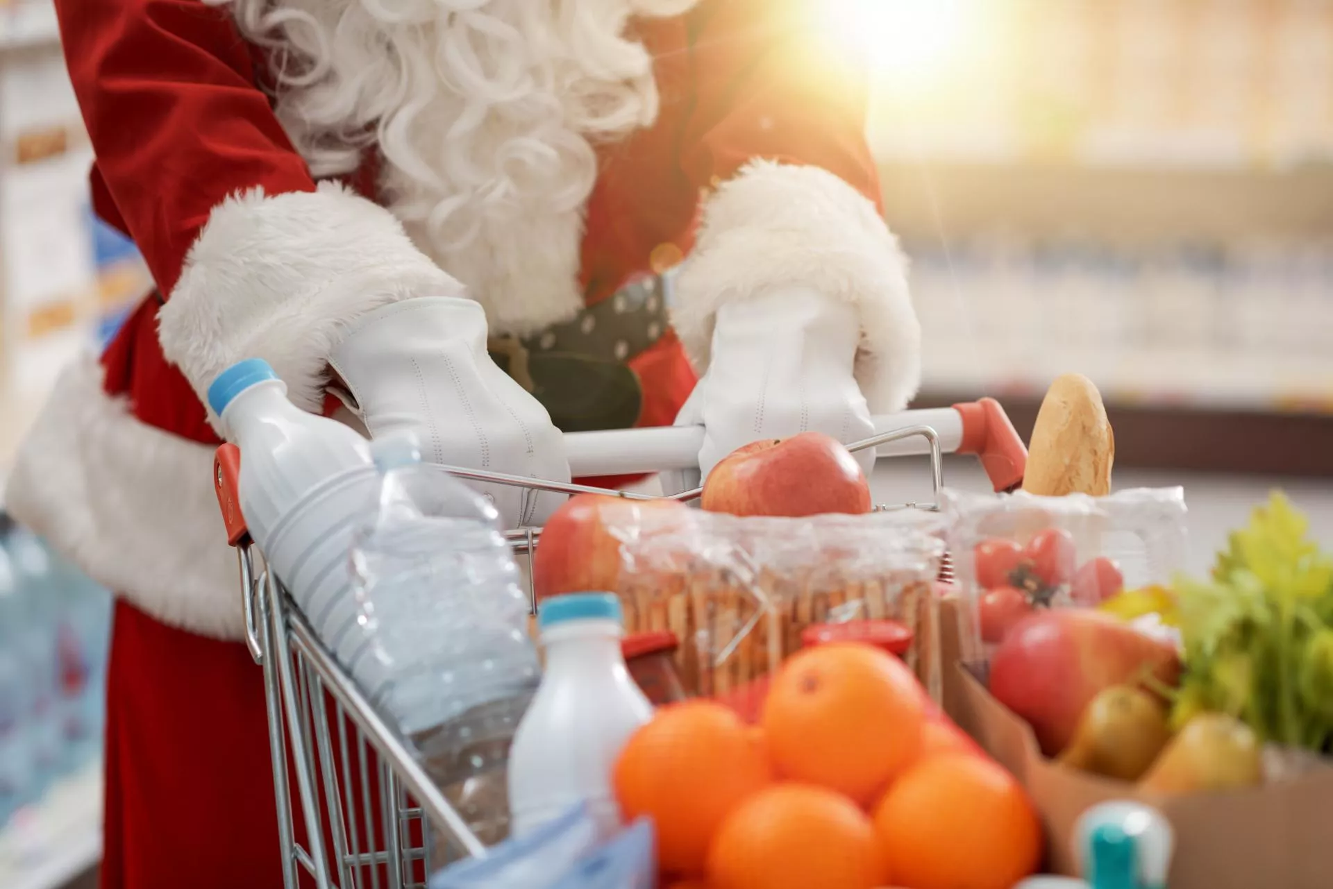 Auchan wygrywa świąteczny wyścig o ceny. Gdzie plasują się Biedronka, Lidl, Dino oraz inne sieci? [DANE]