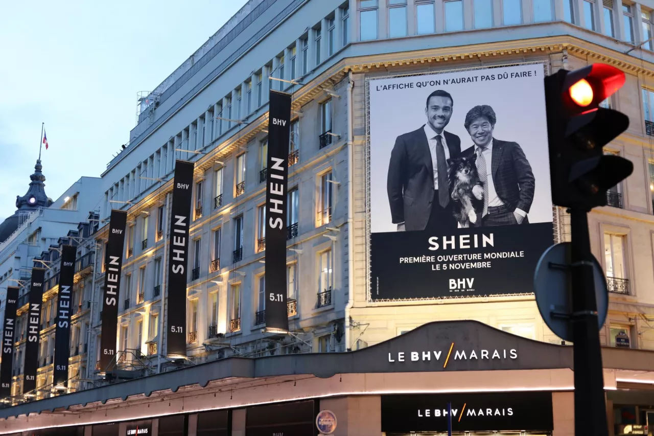 Otwierając stacjonarny sklep w Paryżu Shein rozjuszył władze Francji, które rozpoczęły batalię przeciwko chińskim platformom internetowym (fot. Shutterstock)