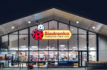 Bedronka, sklep, noc