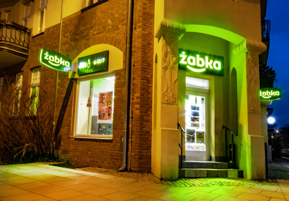 Usługi krawieckie w Żabce. Zamiast do krawca – do sklepu za rogiem