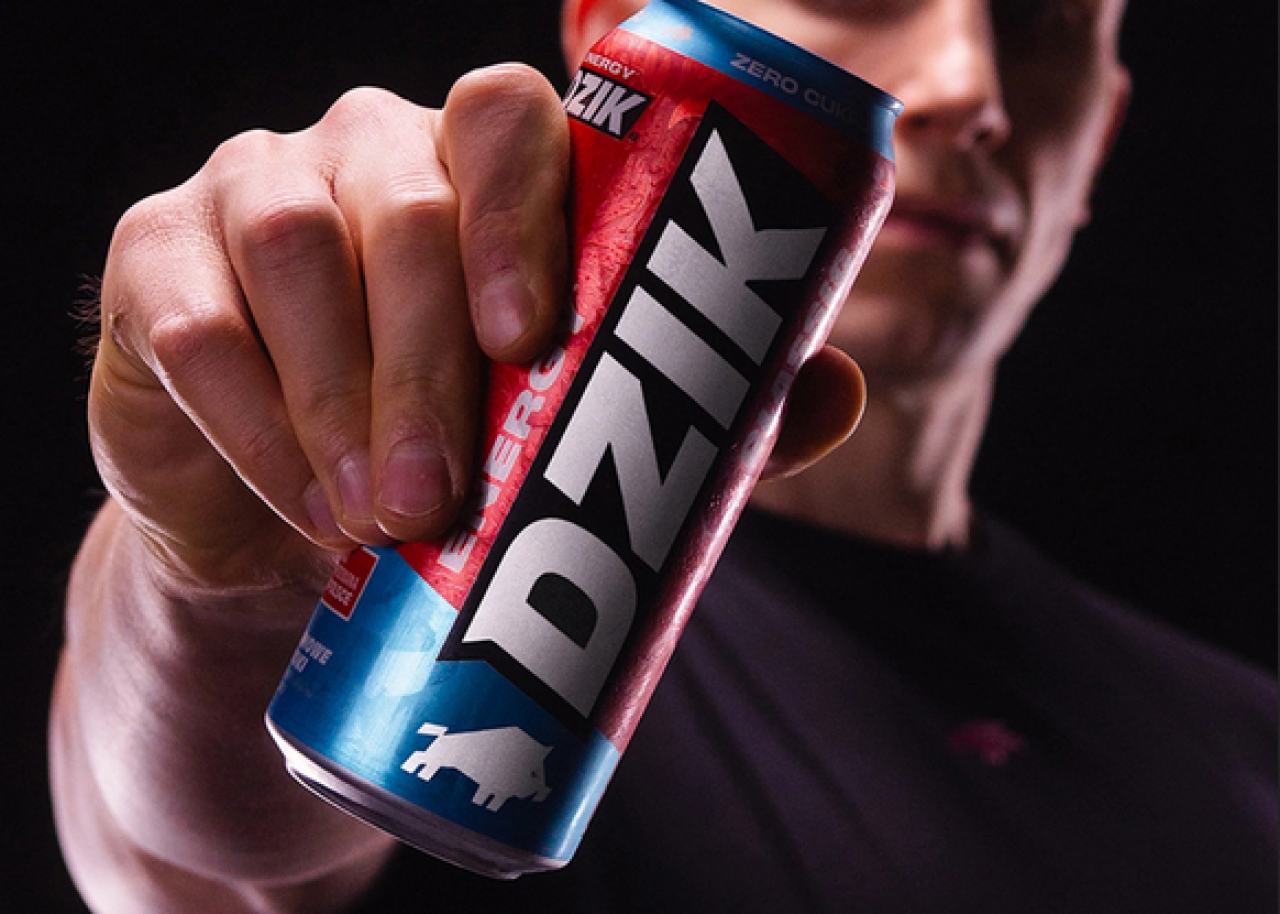 Napój energetyczny marki Dzik