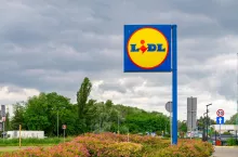 Szyld Lidla (fot. Adam Bartosik/Shutterstock)