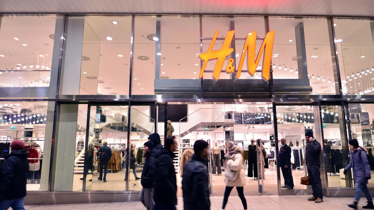 Sklep sieci H&amp;M (fot. Shutterstock)
