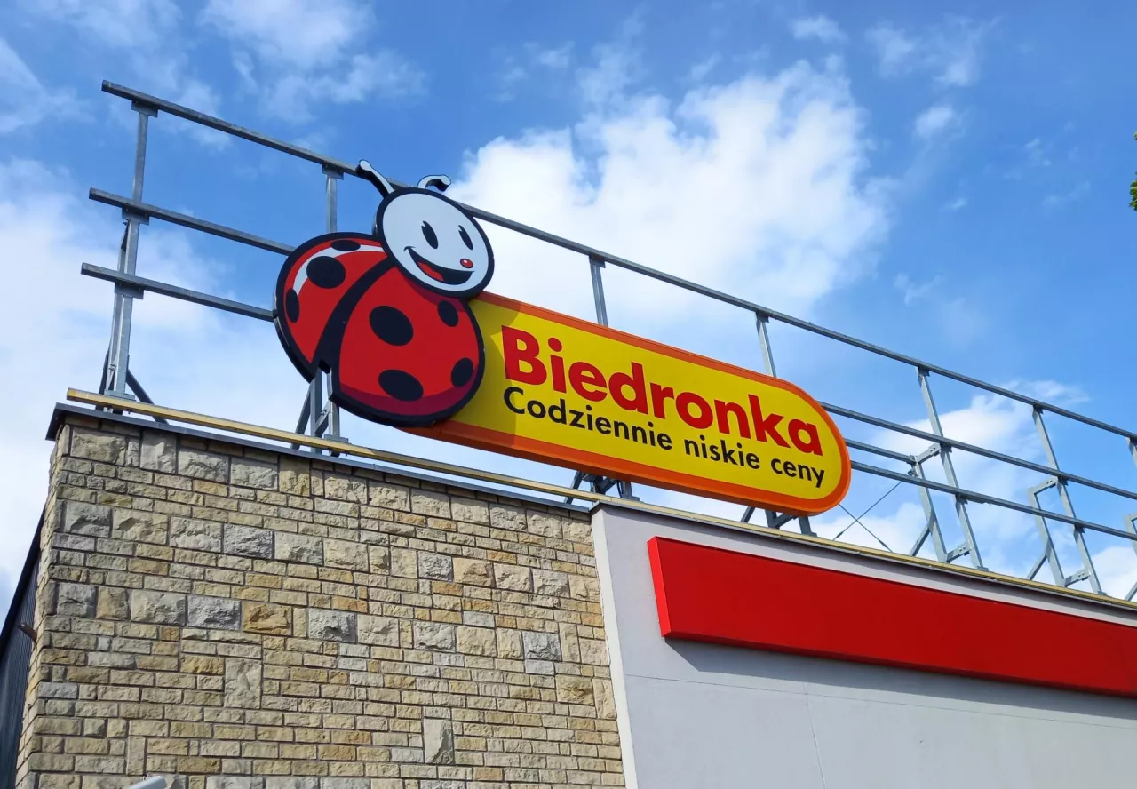 Sklep sieci Biedronka (fot. Magda Wygralak/Shutterstock)