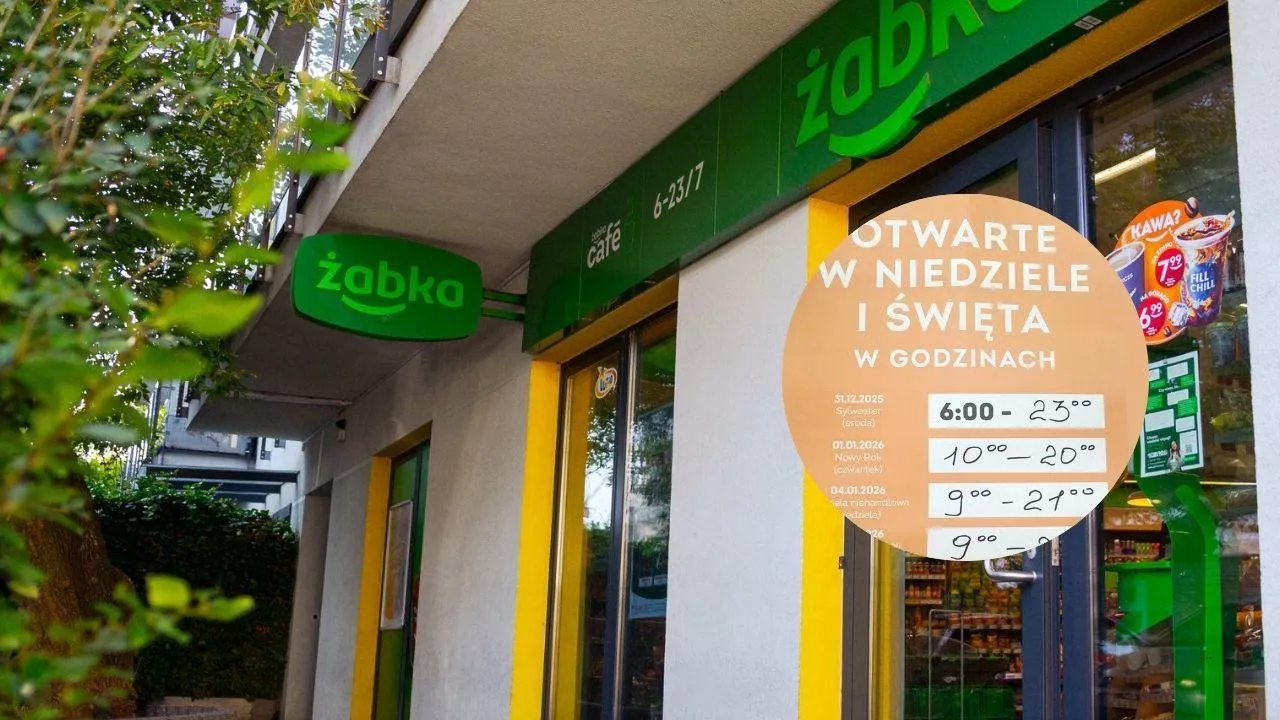 Przykład godzin otwarcia placówki Żabka w okresie noworocznym. Szczegółowy harmonogram znajdziesz na drzwiach swojego ulubionego sklepu. (Fot. Żabka + Facebook)