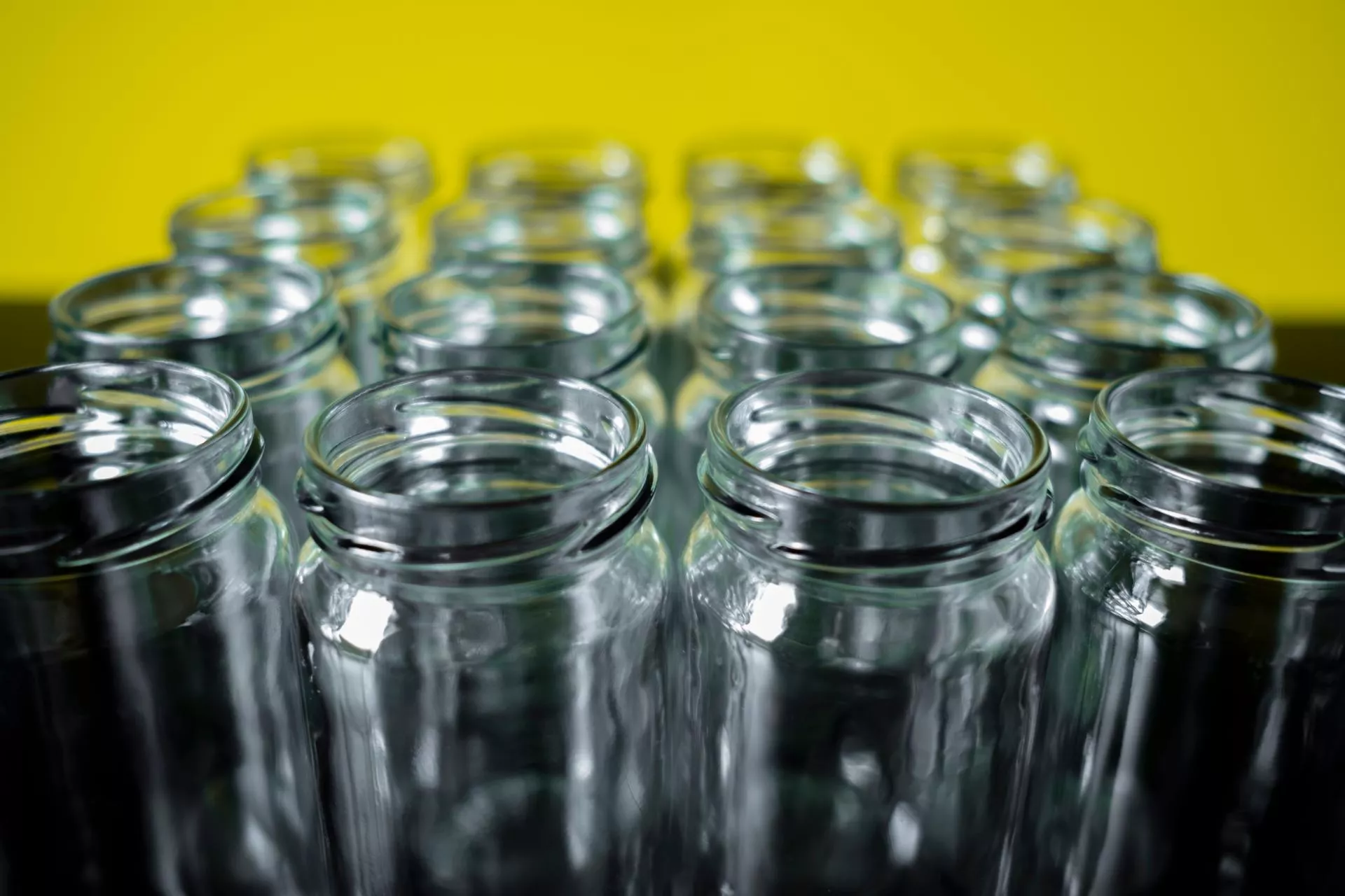 Stowarzyszenie Eko-Unia domaga się nowelizacji systemu kaucyjnego. Co musi się zmienić?