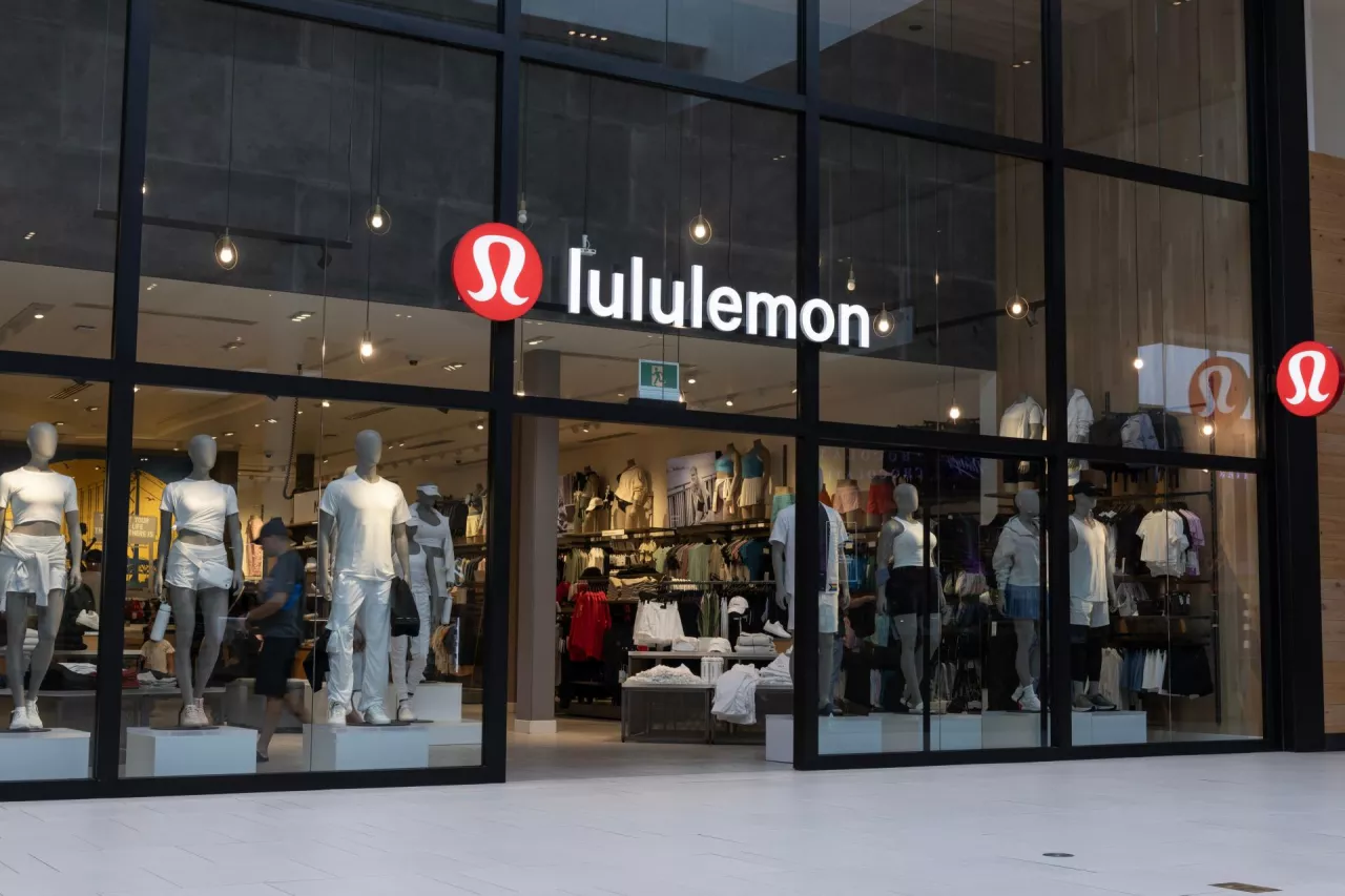 Sklep sieci Lululemon (fot. Shutterstock)