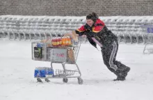 <p>Śnieg jest piękny, ale może też być kłopotliwy dla przedsiębiorców</p>