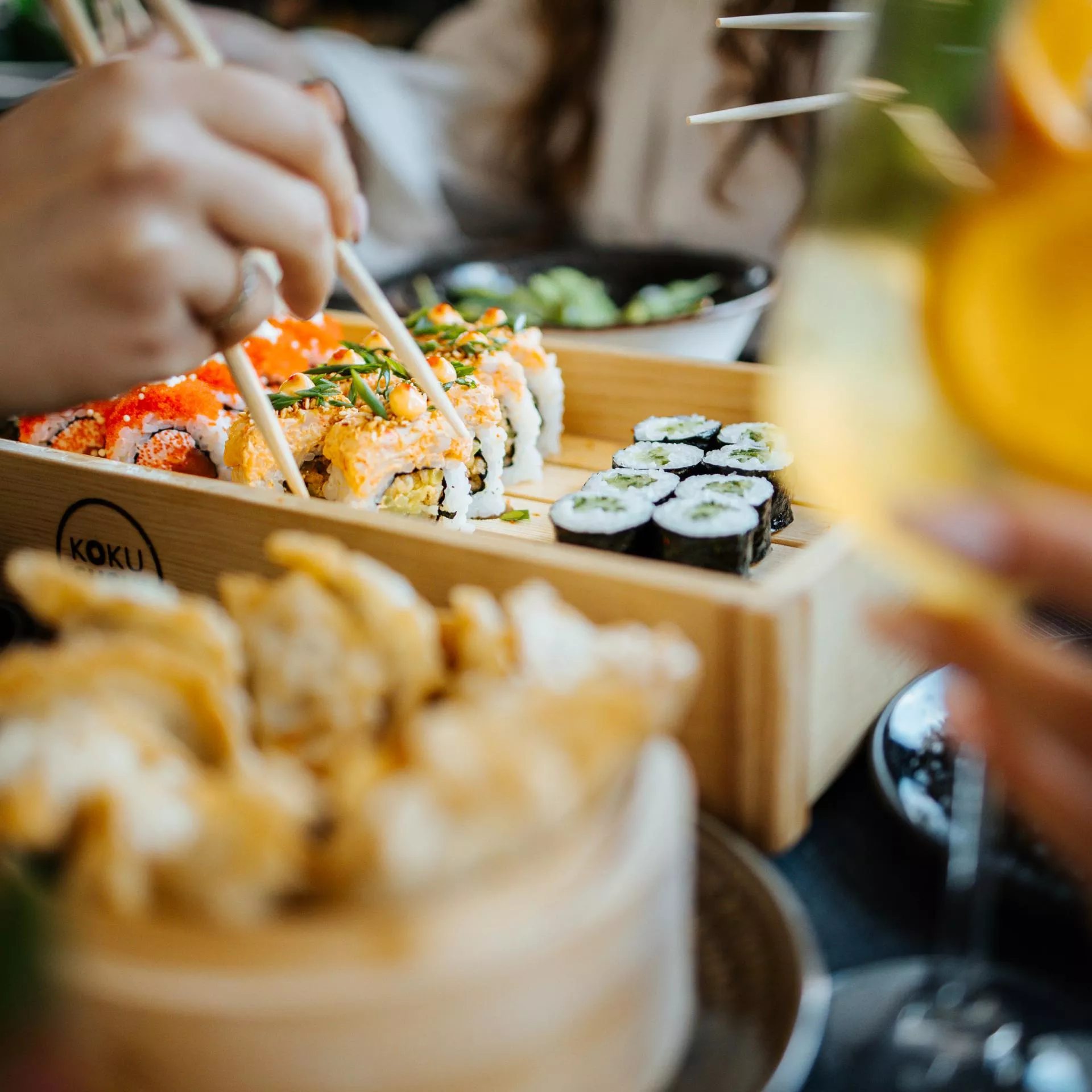 Polacy kochają sushi, a Koku Sushi potrafi to wykorzystać