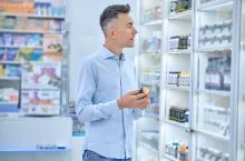 Leki bez recepty najczęściej kupujemy przy okazji zakupów spożywczych (fot. Envato Elements)