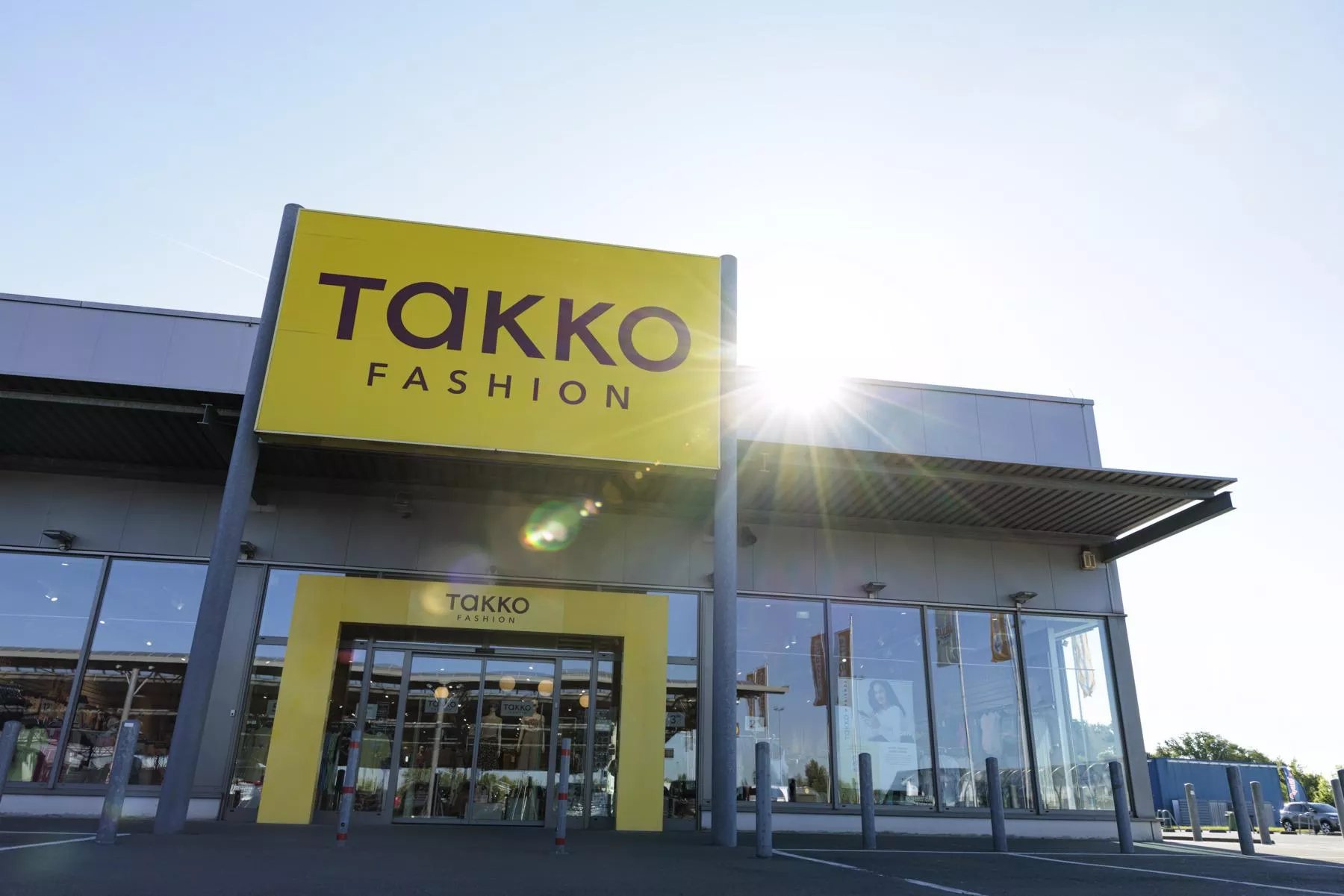 Takko Fashion poprawia wyniki. Sieć dyskontów odzieżowych przyspiesza ekspansję