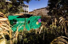 Na zdj. automat paczkowy One Box by Allegro (fot. mat. prasowe)