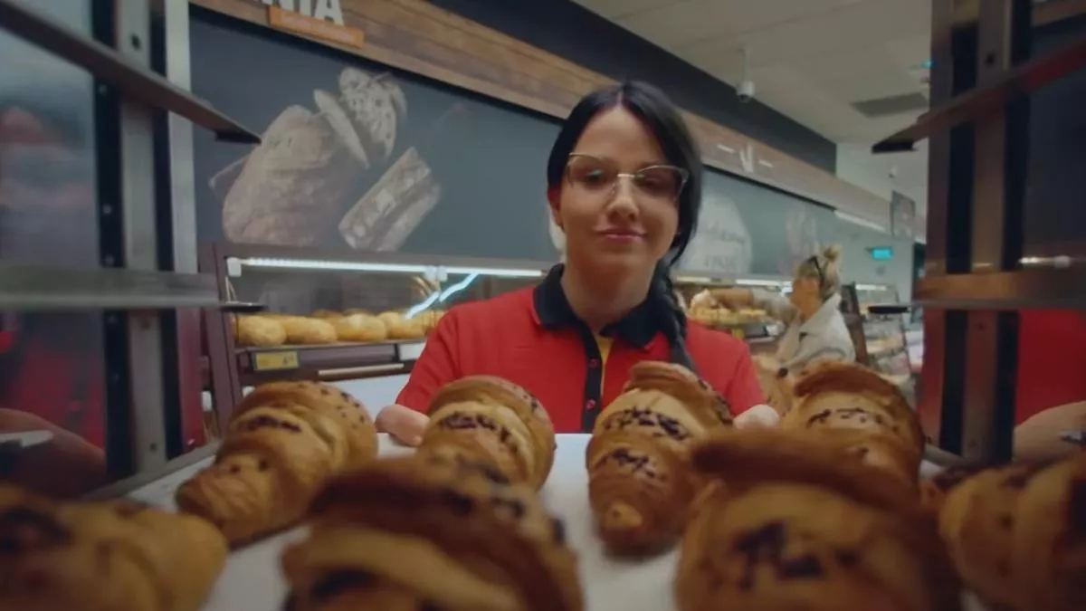 Pracownicy Biedronki zachwalają pracę w tej sieci sklepów. Zobacz wideo