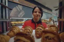 Kadr ze spotu z nowej kampanii Biedronki (źródło: Jeronimo Martins)