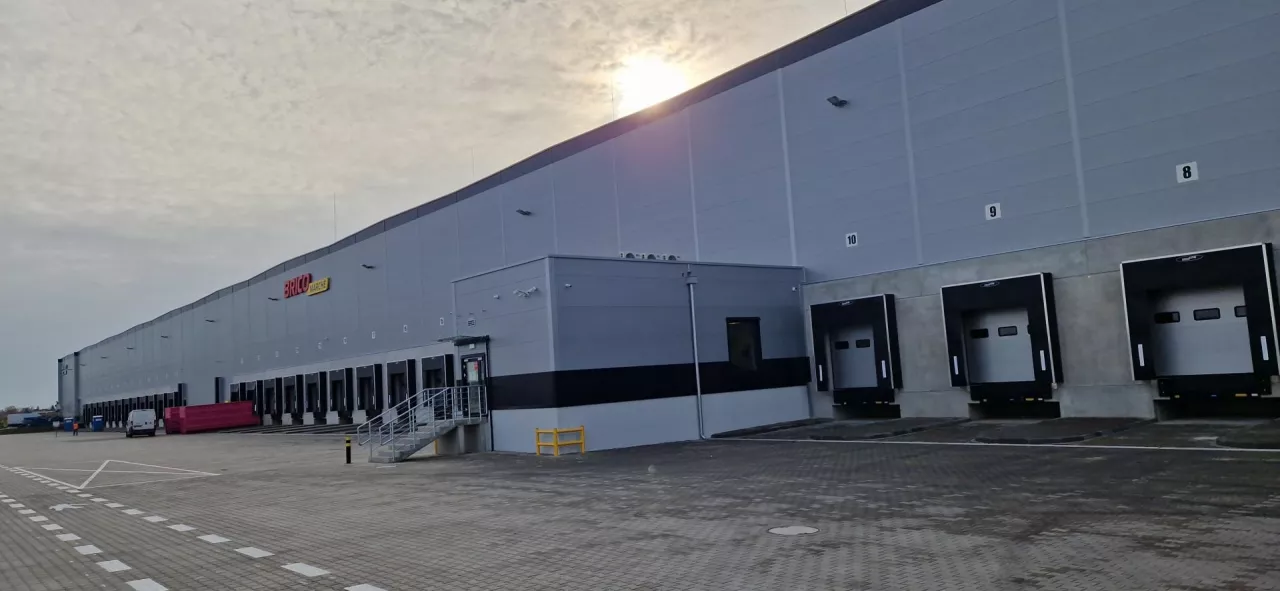 <p>W ramach realizacji strategii rozwoju logistyki Bricomarché, sieć posiadająca 224 supermarkety typu ”dom i ogród”, uruchomiła nowe centrum dystrybucyjne w Warsaw North Logistic Park</p>