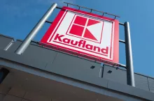 Kaufland rozszerzył współpracę z Glovo na kolejne miasto (fot. Shutterstock)