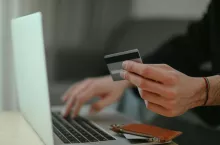 Jak świadomie korzystać z czasowych ofert bankowych?