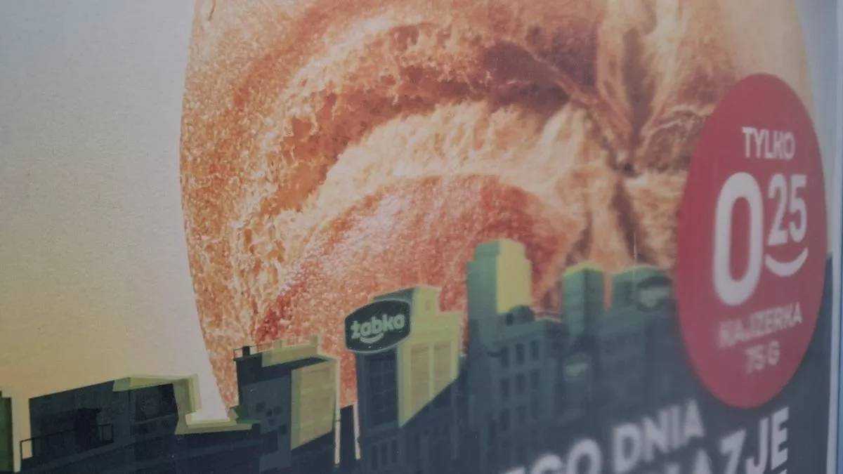 Żabka kłóci się z Liskiem o kajzerkę. Najdziwniejsza "wojna" w handlu