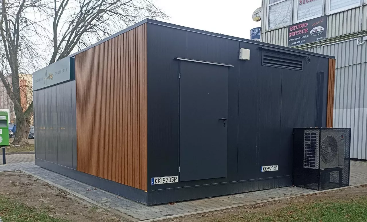 Kontener-przyczepy w Krakowie (fot. Aleksandra Piotrowska/X)