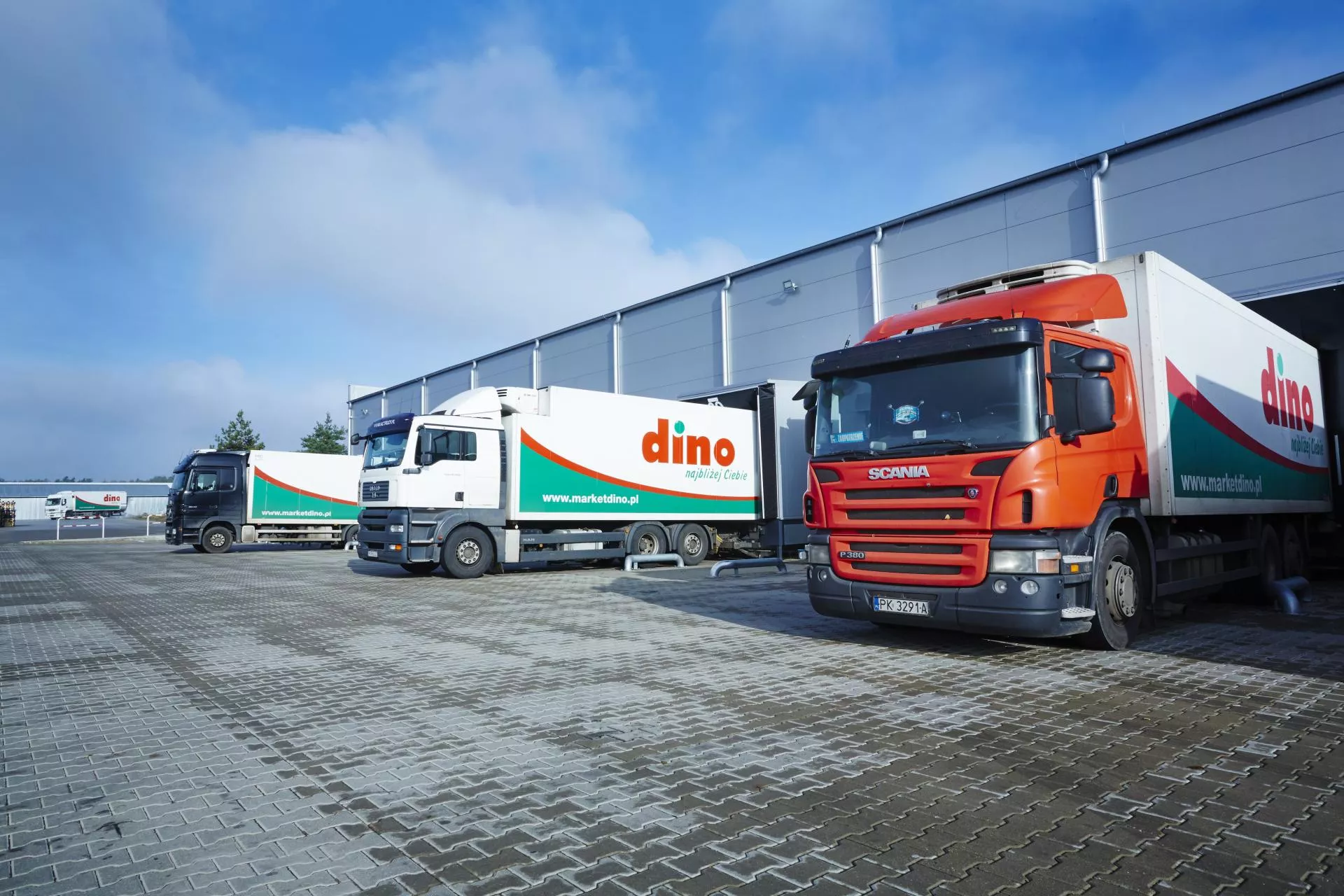 Niewolnicy w Dino. Jeden z magazynierów ujawnia szokujące kulisy pracy w sieci