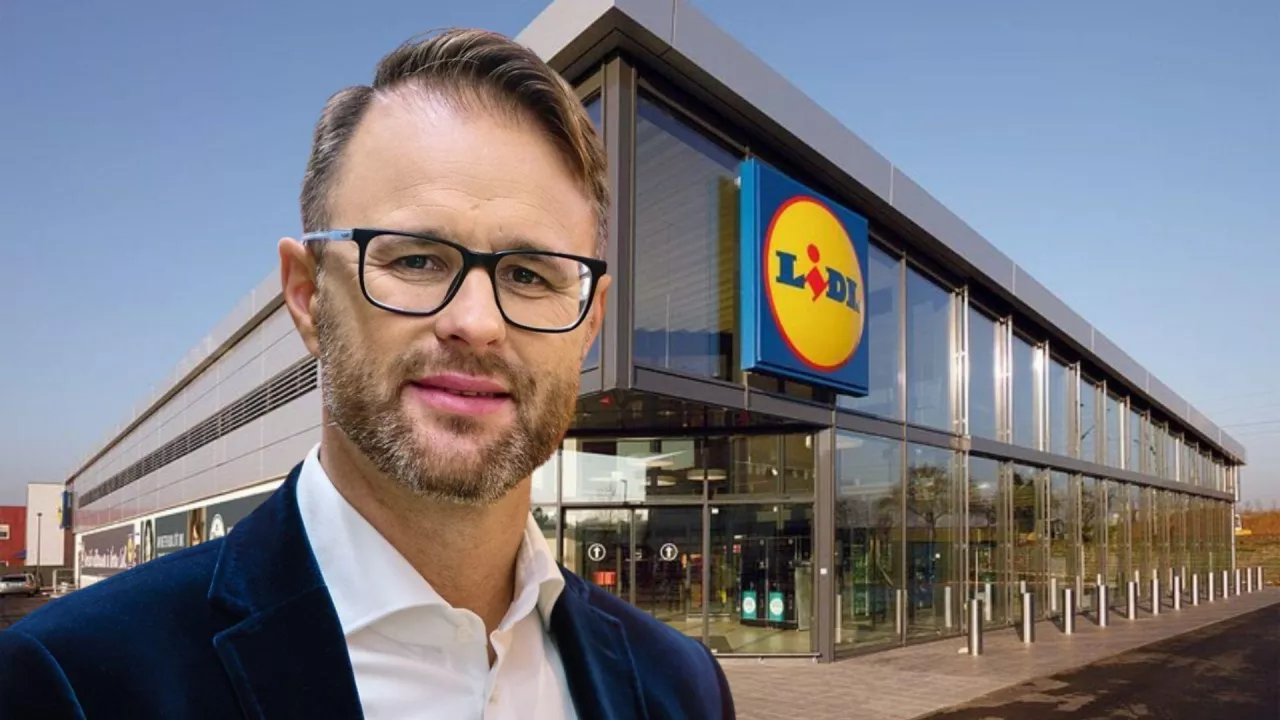 Włodzimierz Wlaźlak, Prezes Zarządu Lidl Polska, na tle jednej z nowoczesnych placówek sieci.