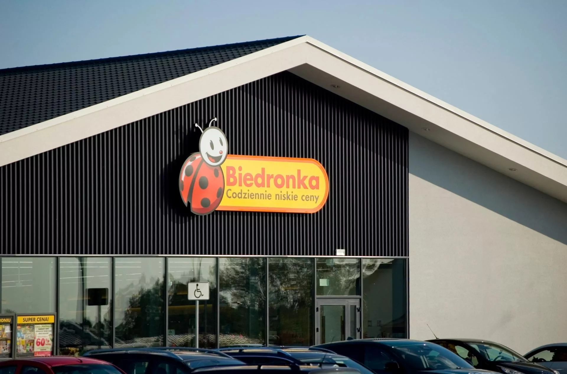 Mróz ścisnął Biedronkę w styczniu. Dyrektor pisze do pracowników w sprawie premii [NASZ NEWS/KOMENTARZ]