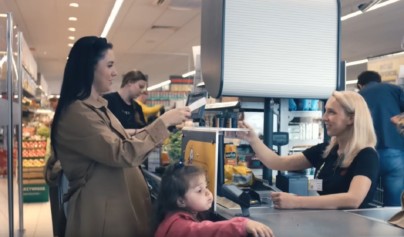 Biedronka walczy z plagą XXI wieku. Sieć dyskontów ma plan i pierwsze sukcesy