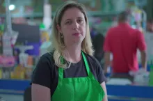 Kasjerka w sklepie (fot. Shutterstock)