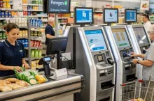 Sklepy decydują się na ograniczenie zatrudnienia. Statystyki wskazują na spadek liczby ofert pracy szczególnie na stanowiskach podstawowych (fot. Shutterstock)