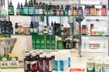 Cosma i Green Paw w Szwajcarii. Umowa na wyłączną dystrybucję (fot. Shutterstock)