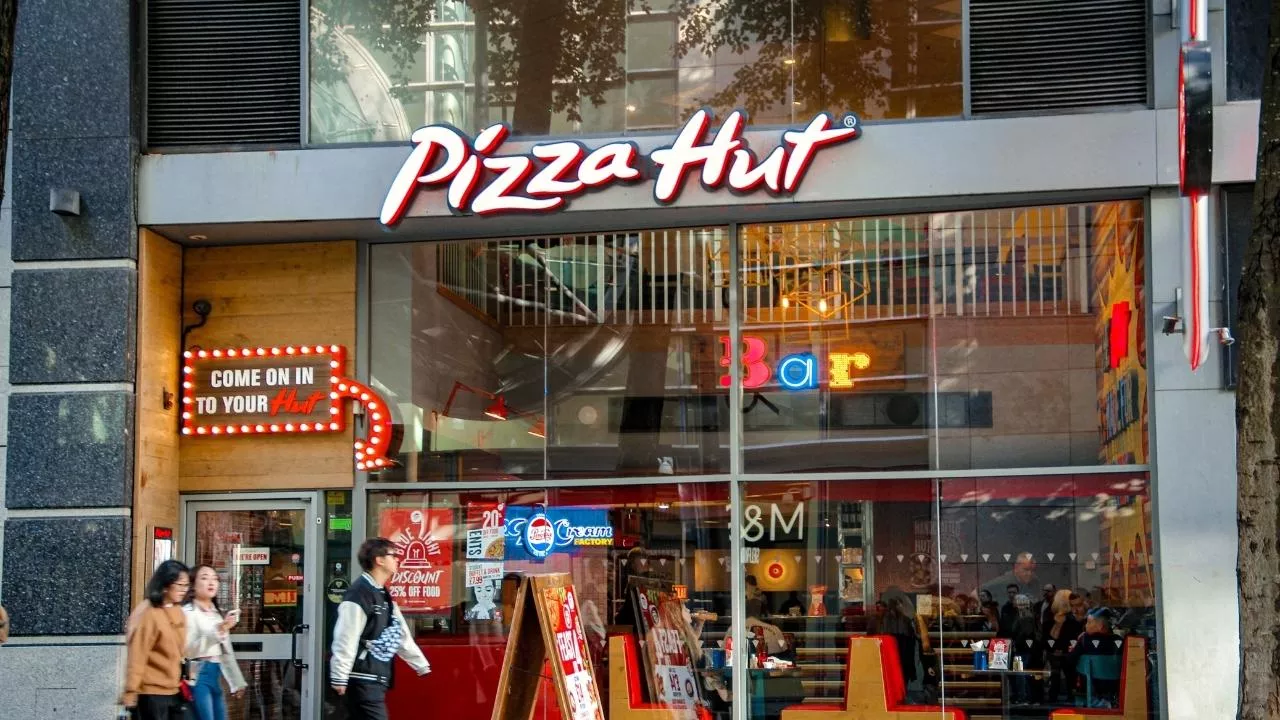 Pizza Hut pod presją. Zamknięcia restauracji i pytania o przyszłość w Polsce (fot. Shutterstock)