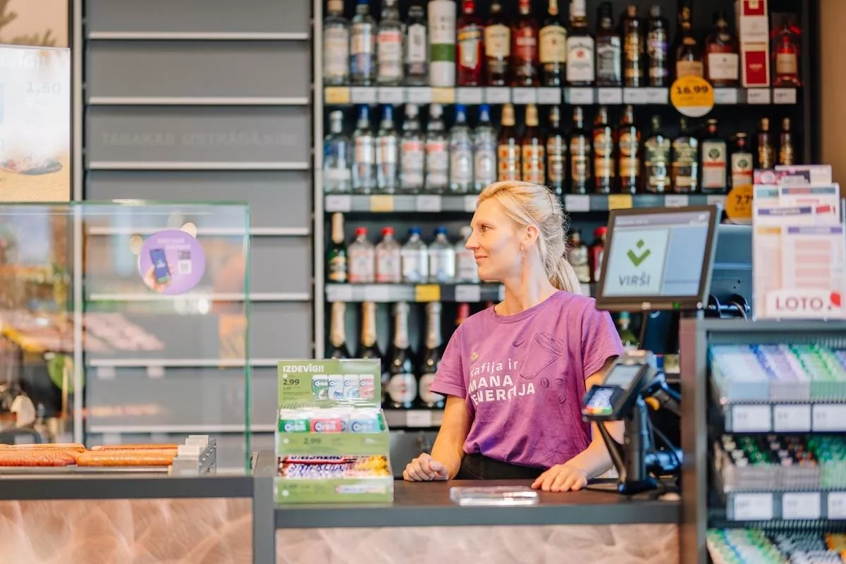 Bezwitrynowa sprzedaż alkoholu. Supermarkety boją się "narzucenia tego modelu wszystkim"