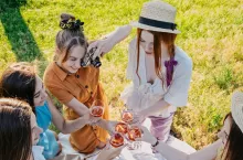 Galentine‘s Day wyprzedza walentynki. Konsumenci stawiają na przyjaźń i rozsądne wydatki (fot. Shutterstock)