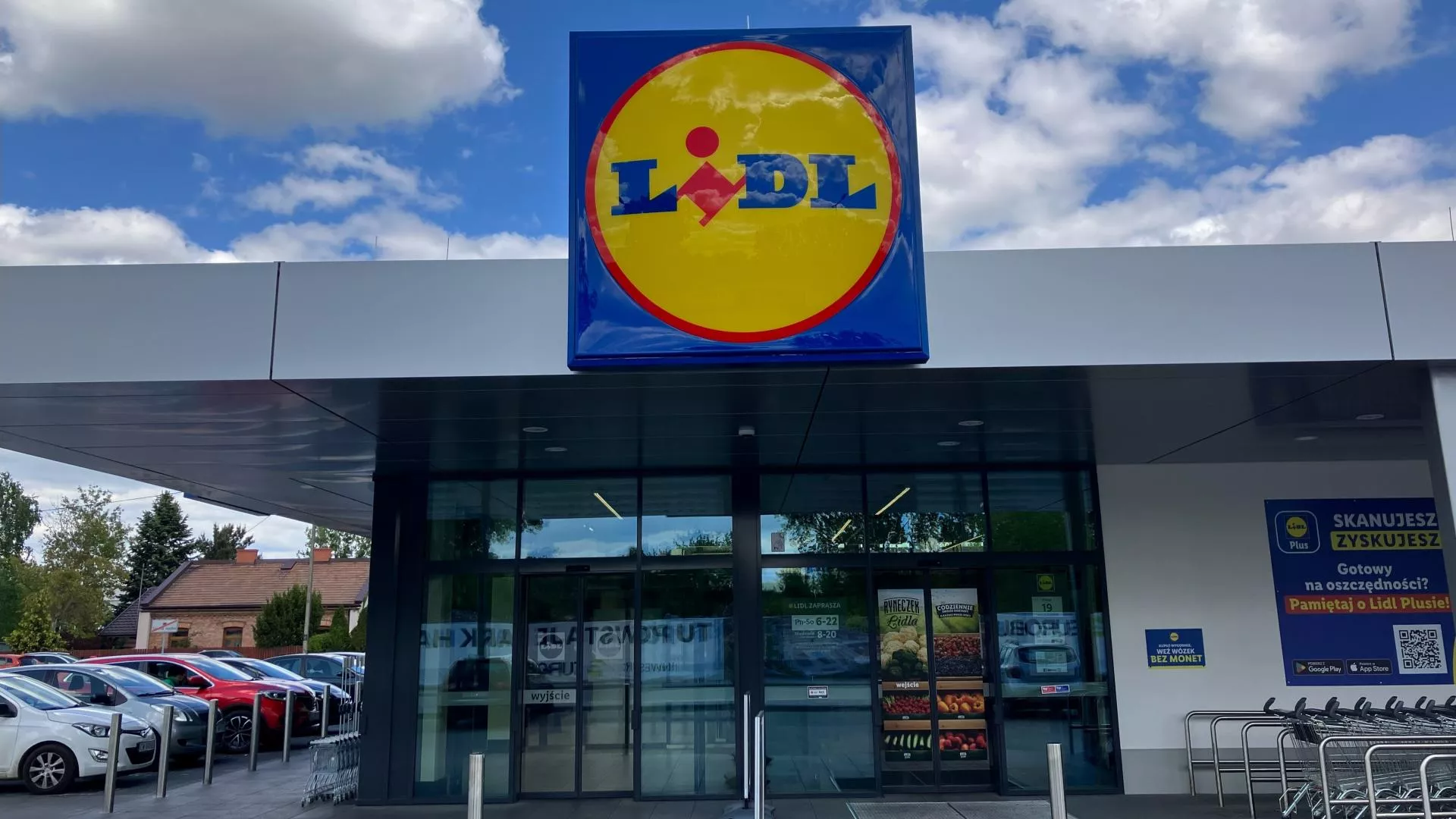 Lidl testuje nowe zasady parkowania przy sklepach. Mogą posypać się kary dla parkujących