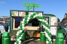 Franczyzowy food truck Żabki debiutuje w sercu Podhala (fot. Żabka Polska)