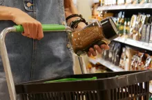 Kawa mielona rok do roku zdrożała o ponad 30 procent, a rozpuszczalna o ponad 15 procent (fot. Shutterstock)