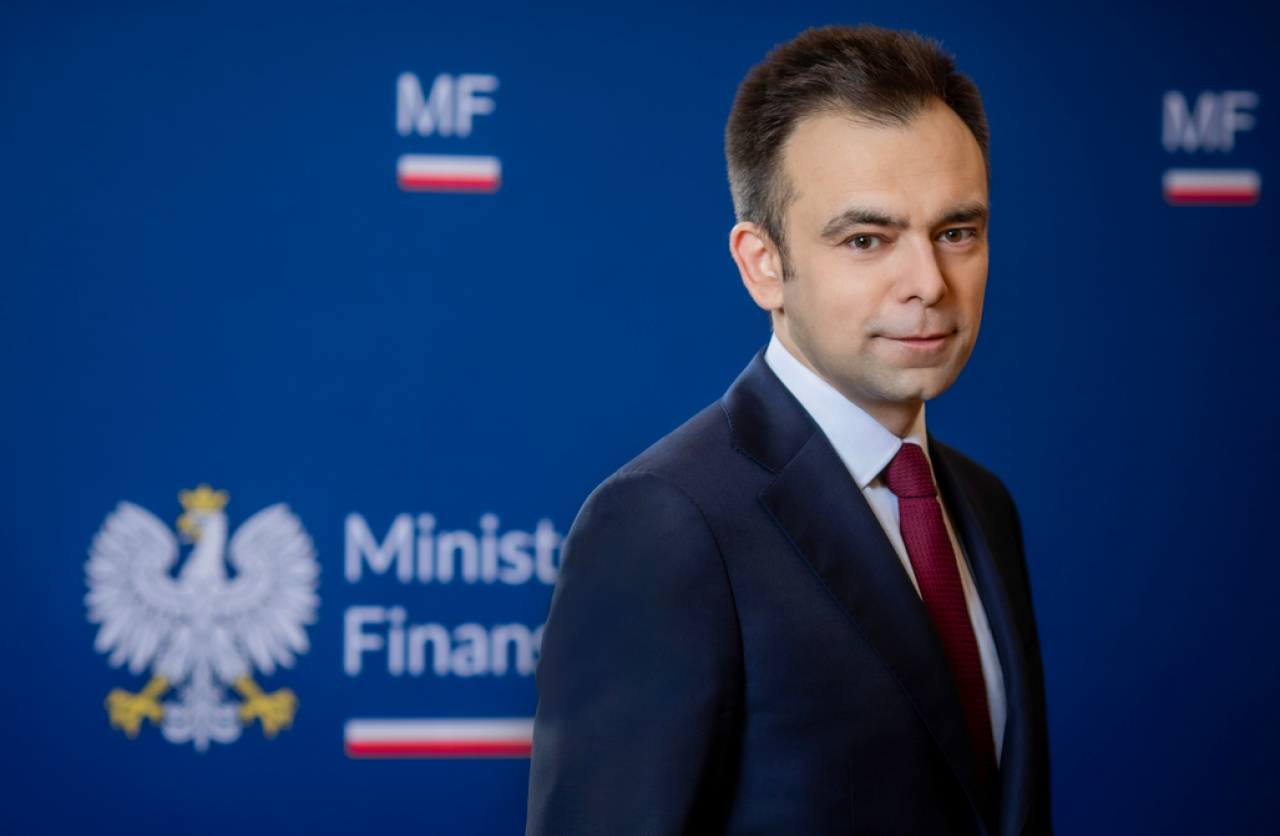 Andrzej Domański, minister finansów, wprowadza zmiany w akcyzie dla e-papierosów (fot. Ministerstwo Finansów)