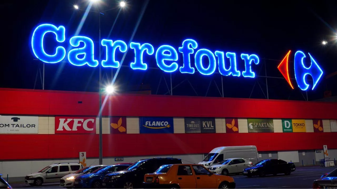 Carrefour wyda 100 mln euro rocznie na AI. Sklepy i klientów czeka ogromna rewolucja (fot. Shutterstock)